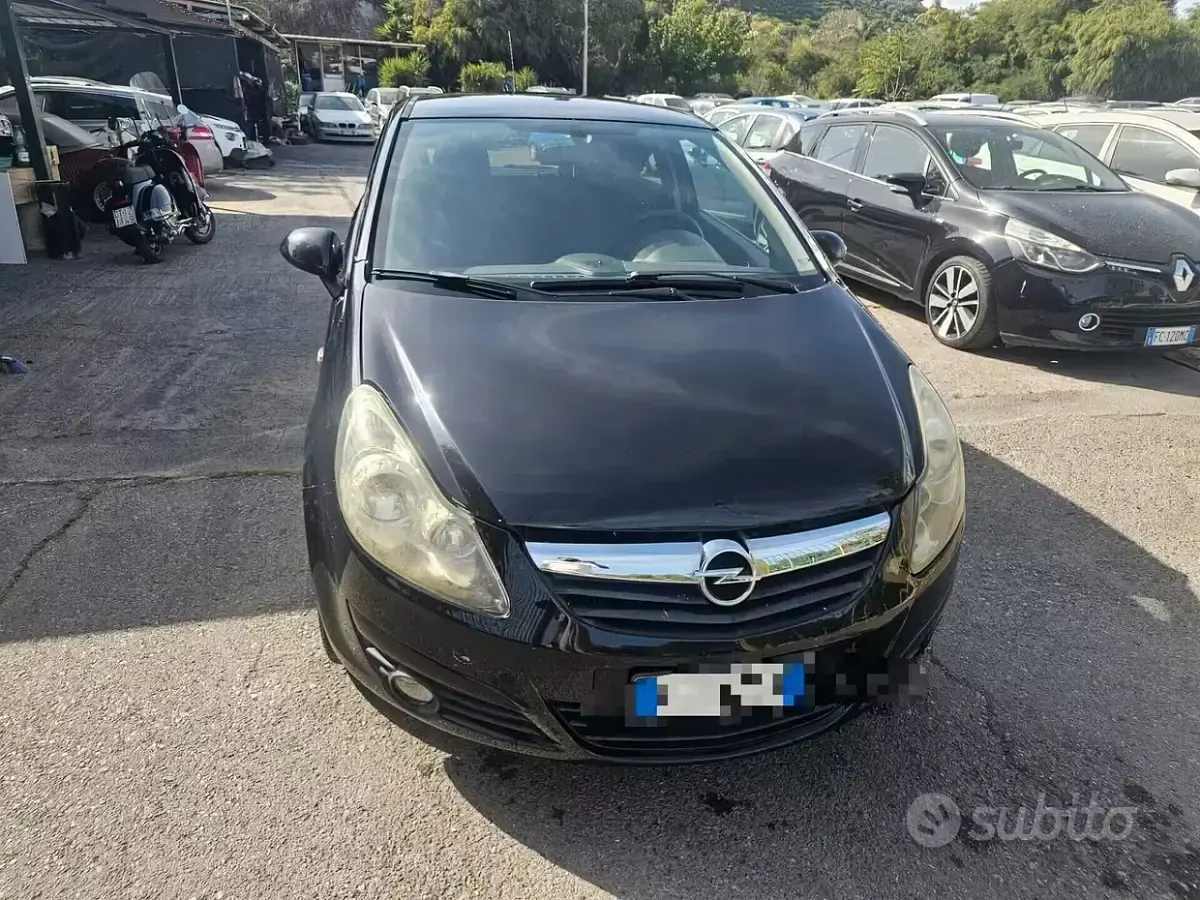 Usata Opel Corsa Club 65 CV (47 kW) 2012 Nero Utilitaria