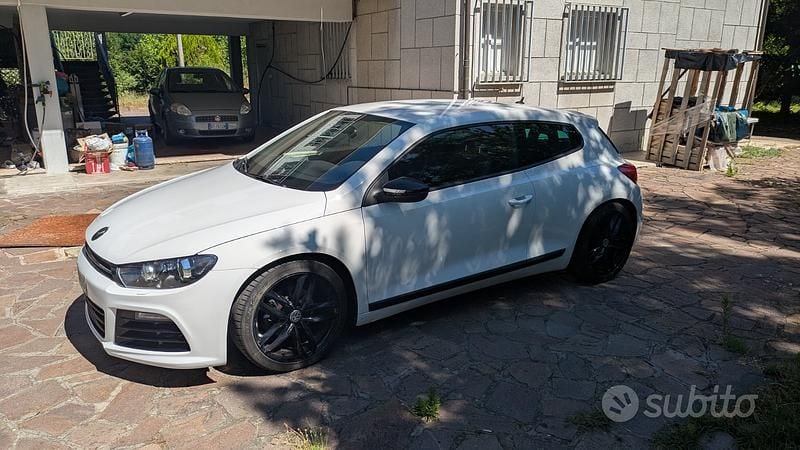 Usata VW Scirocco 122 CV (89 kW) 2011 Bianco Coupé