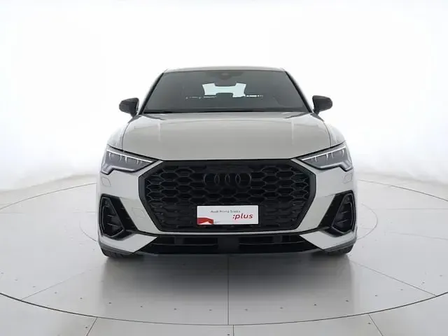 Usata Audi Q3 Sportback S-Line 150 CV (110 kW) 2020 Argento rugiada metallizzato SUV