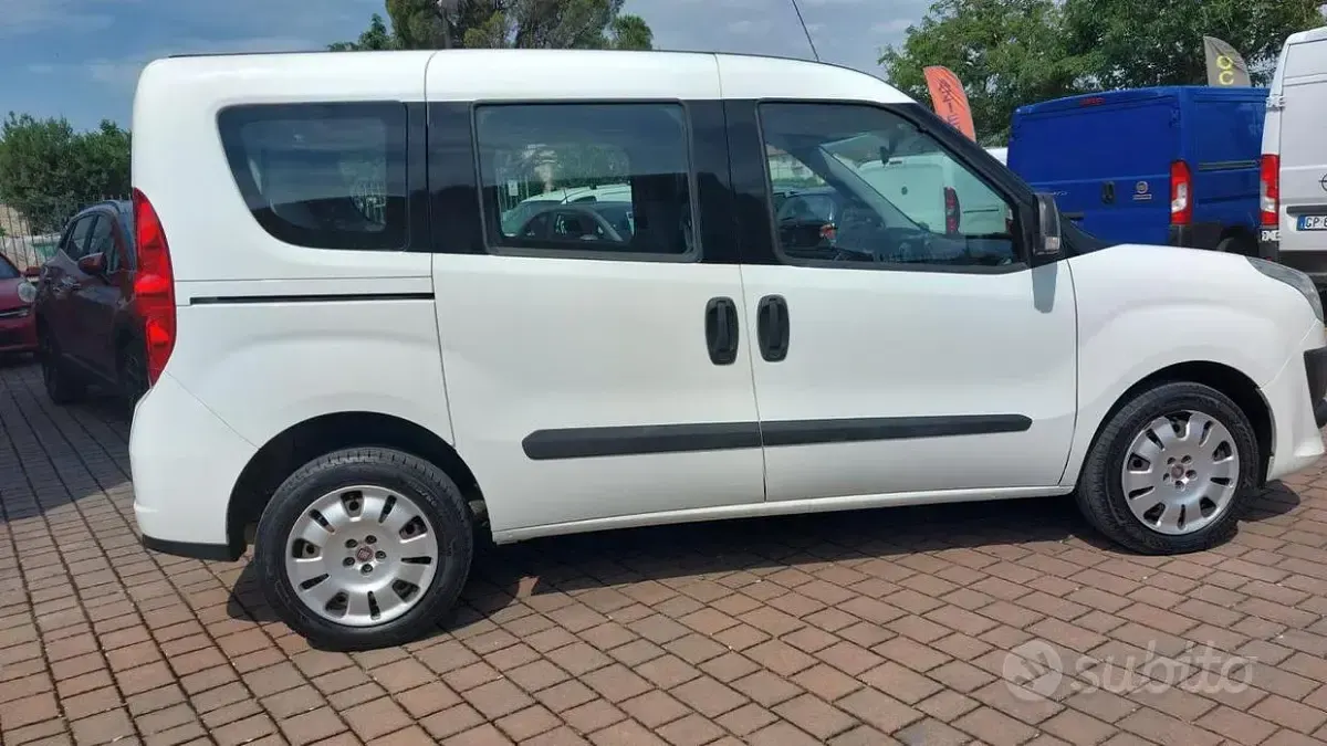 Usata Fiat Doblò Dynamic 105 CV (77 kW) 2015 Bianco Monovolume