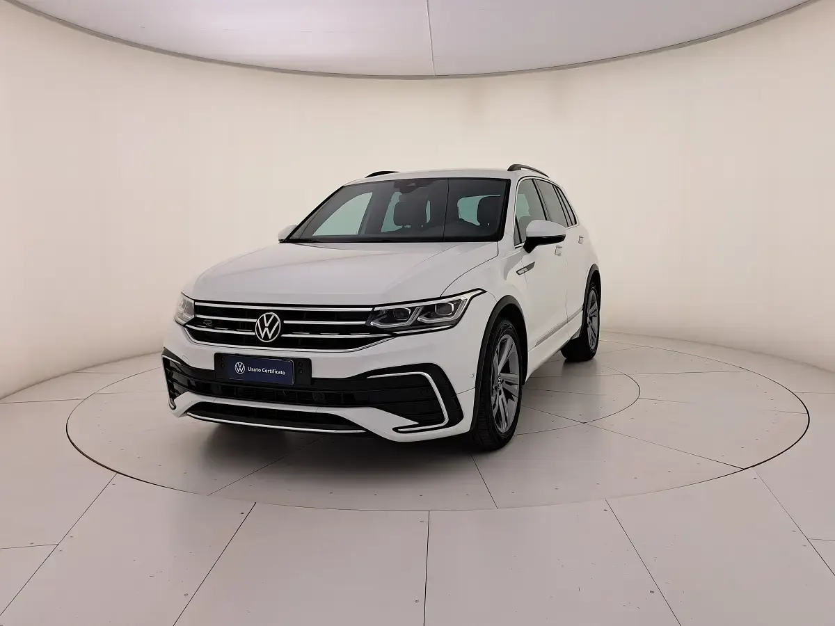 Usata VW Tiguan R-line 150 CV (110 kW) 2023 Pure white SUV