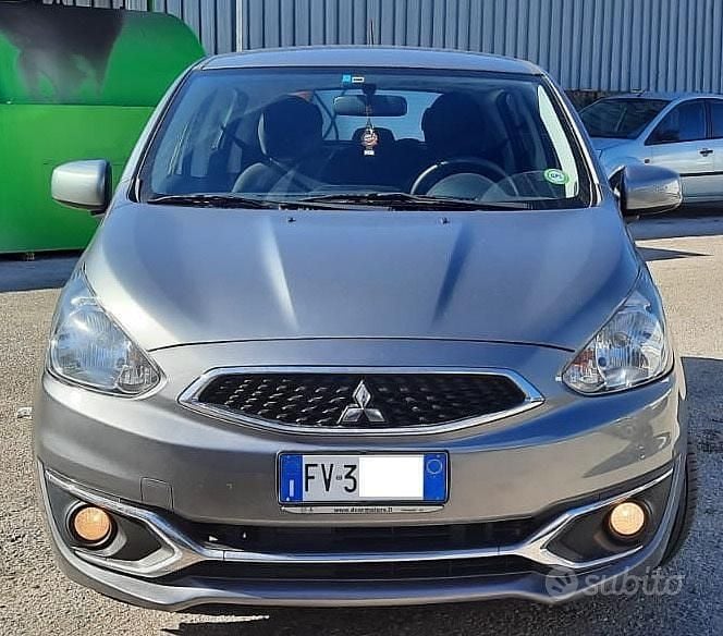 Usata Mitsubishi Space Star Invite 71 CV (52 kW) 2019 Grigio Utilitaria
