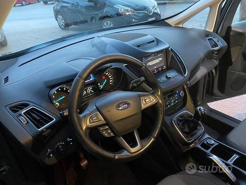 Usata Ford C-MAX Titanium 120 CV (88 kW) 2017 Grigio Monovolume