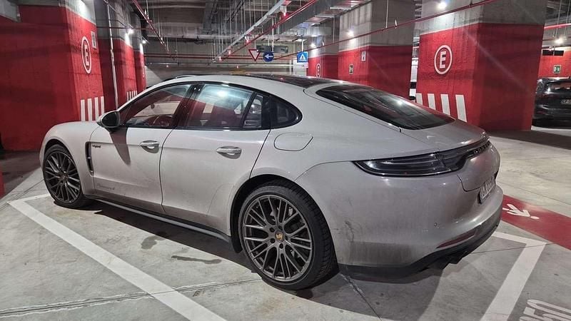 Usata Porsche Panamera 330 CV (242 kW) 2023 Berlina