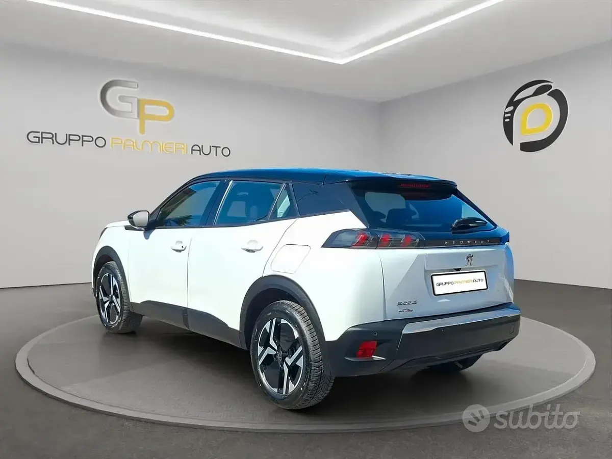Usata Peugeot 2008 Allure 102 CV (75 kW) 2021 Bianco SUV