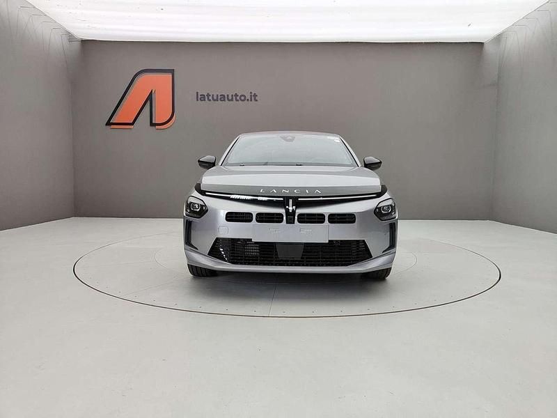 Usata Lancia Ypsilon 101 CV (74 kW) 2024 Grigio granito Utilitaria