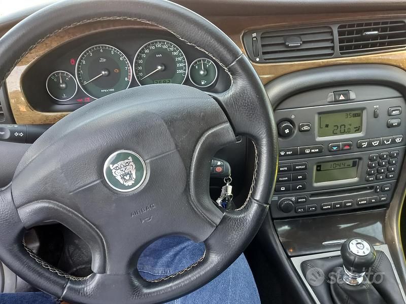 Usata Jaguar X-type S 156 CV (114 kW) 2002 Grigio Berlina