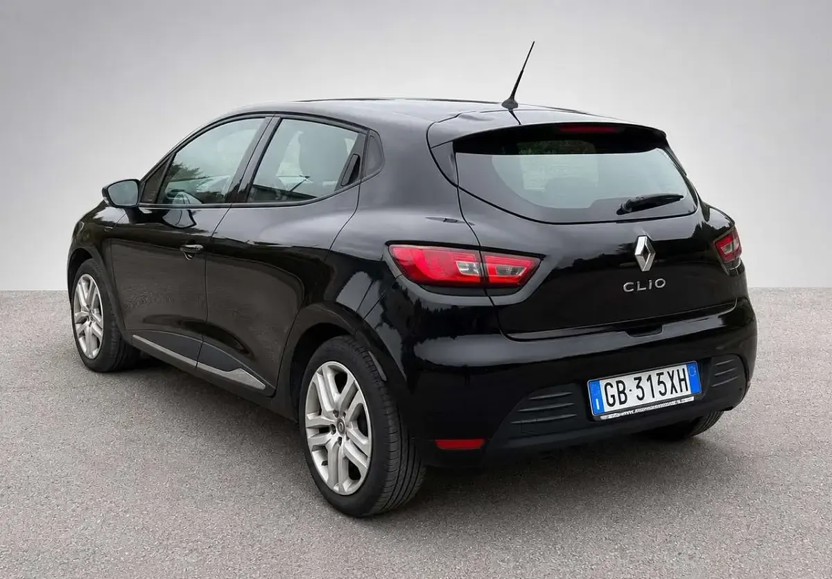 Usata Renault Clio V 75 CV (55 kW) 2021 Other Berlina