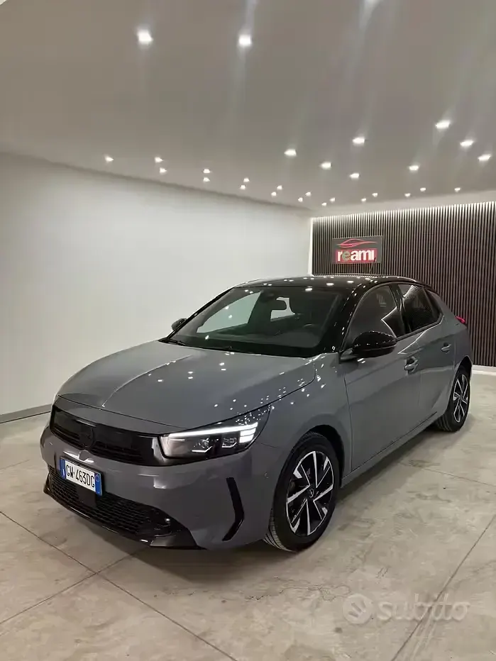 Usata Opel Corsa 101 CV (74 kW) 2024 Grigio Utilitaria