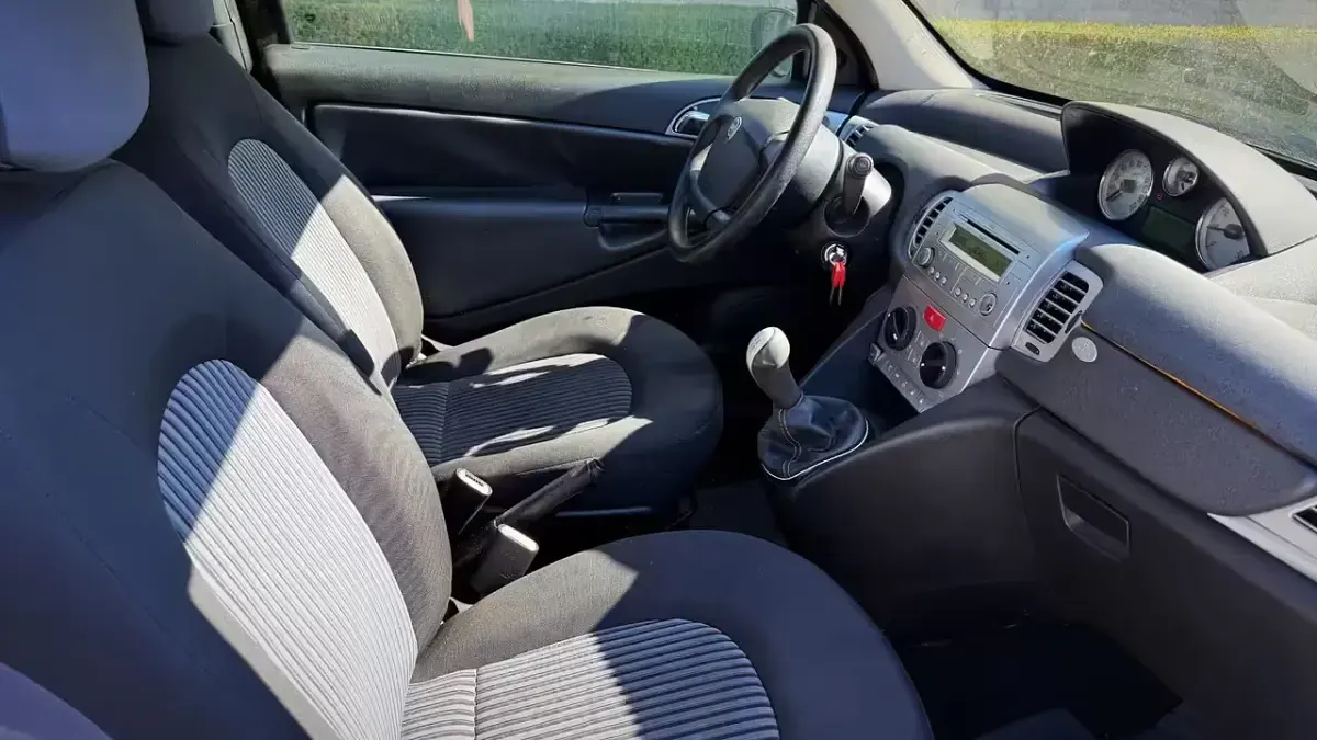 Usata Lancia Ypsilon 75 CV (55 kW) 2008 Nero Utilitaria