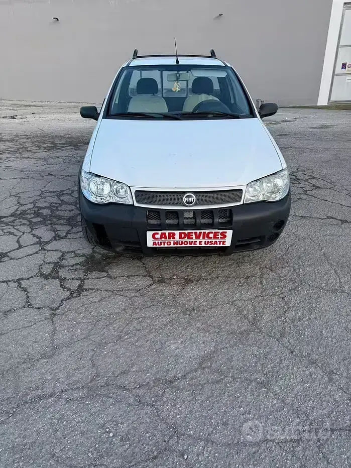 Usata Fiat Strada 84 CV (61 kW) 2006 Pick-up