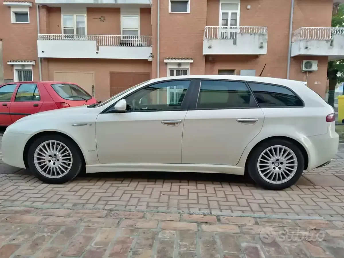 Usata Alfa Romeo 159 Ti 150 CV (110 kW) 2008 Bianco Station wagon