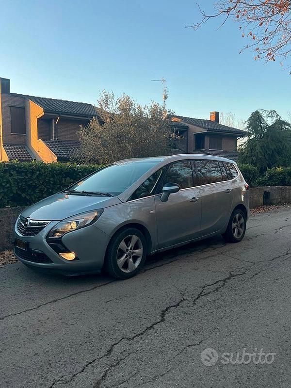 Usata Opel Zafira 2014 Grigio Monovolume