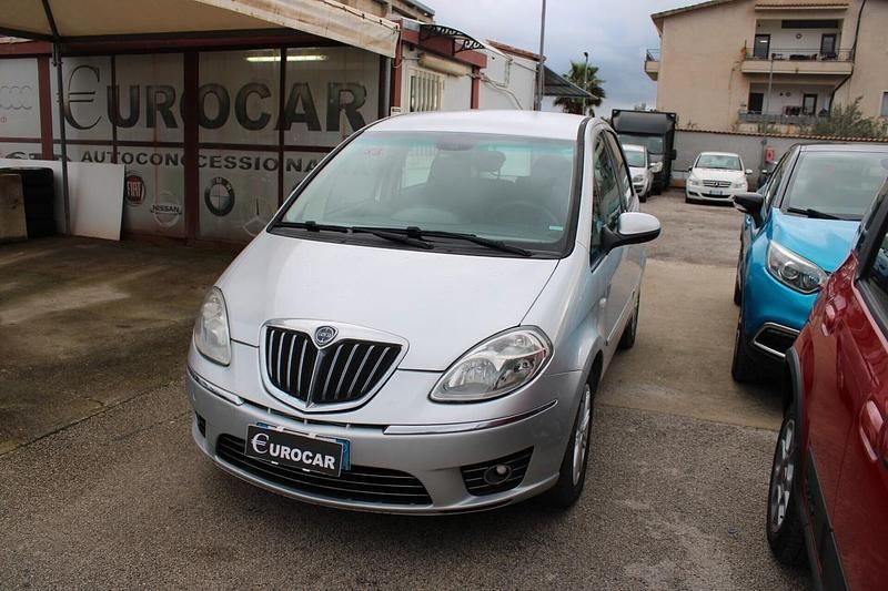 Usata Lancia Musa 95 CV (69 kW) 2010 Argento Monovolume