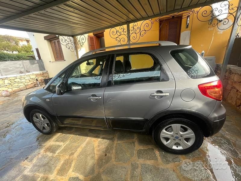 Usata Fiat Sedici 120 CV (88 kW) 2008 Grigio SUV