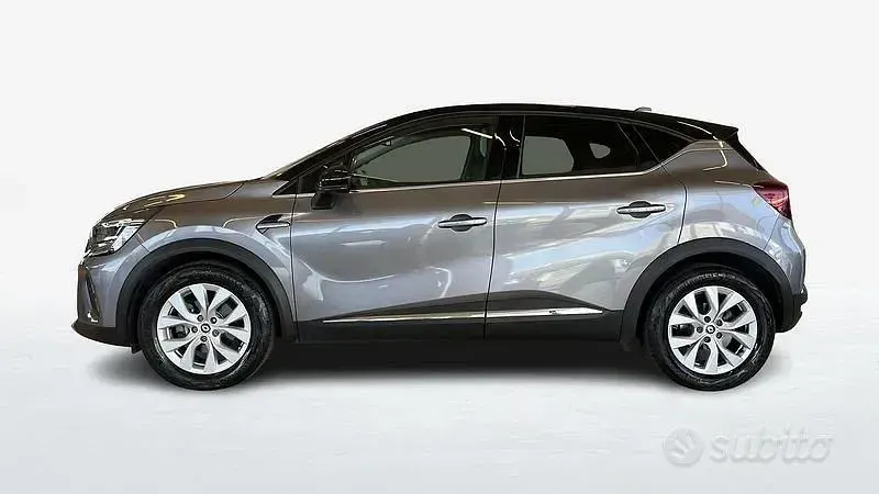 Usata Renault Captur Intens 142 CV (104 kW) 2022 Grigio SUV