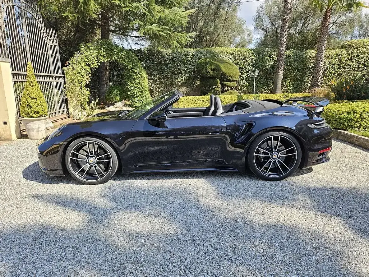 Usata Porsche 992 650 CV (478 kW) 2022 Nero Cabrio