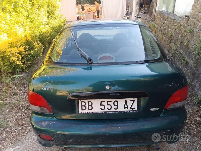 Usata Hyundai Accent 84 CV (61 kW) 1998 Verde Berlina
