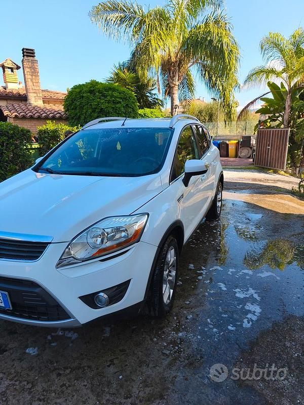 Usata Ford Kuga 140 CV (102 kW) 2010 Bianco SUV