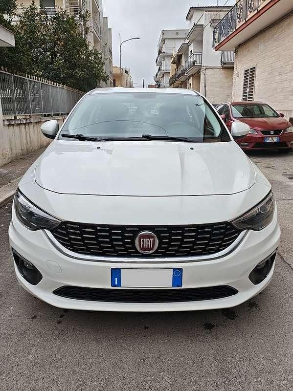 Usata Fiat Tipo Lounge 120 CV (88 kW) 2018 Bianco Berlina