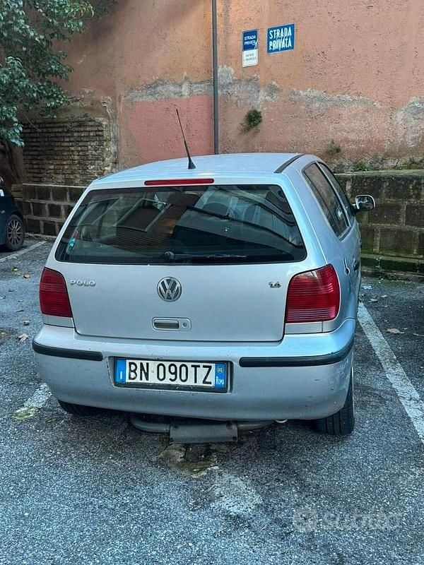 Usata VW Polo Comfortline 75 CV (55 kW) 2000 Grigio Berlina