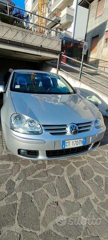 Usata VW Golf IV Sportline 140 CV (102 kW) 2005 Grigio Berlina
