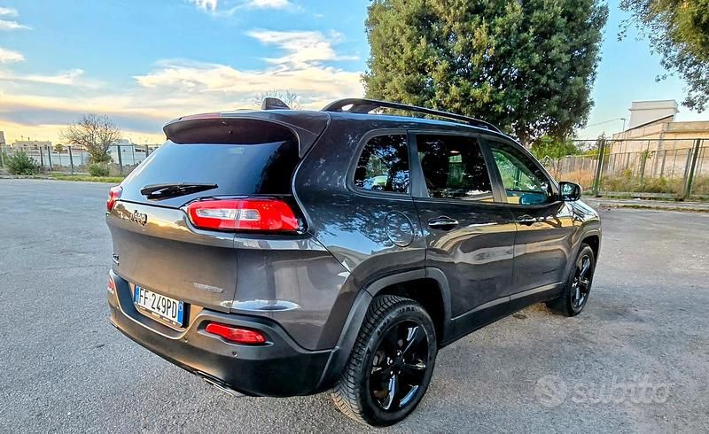 Usata Jeep Cherokee Night Eagle 200 CV (147 kW) 2016 Grigio SUV