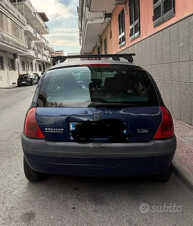 Usata Renault Clio 58 CV (42 kW) 1999 Bluazzurro Berlina