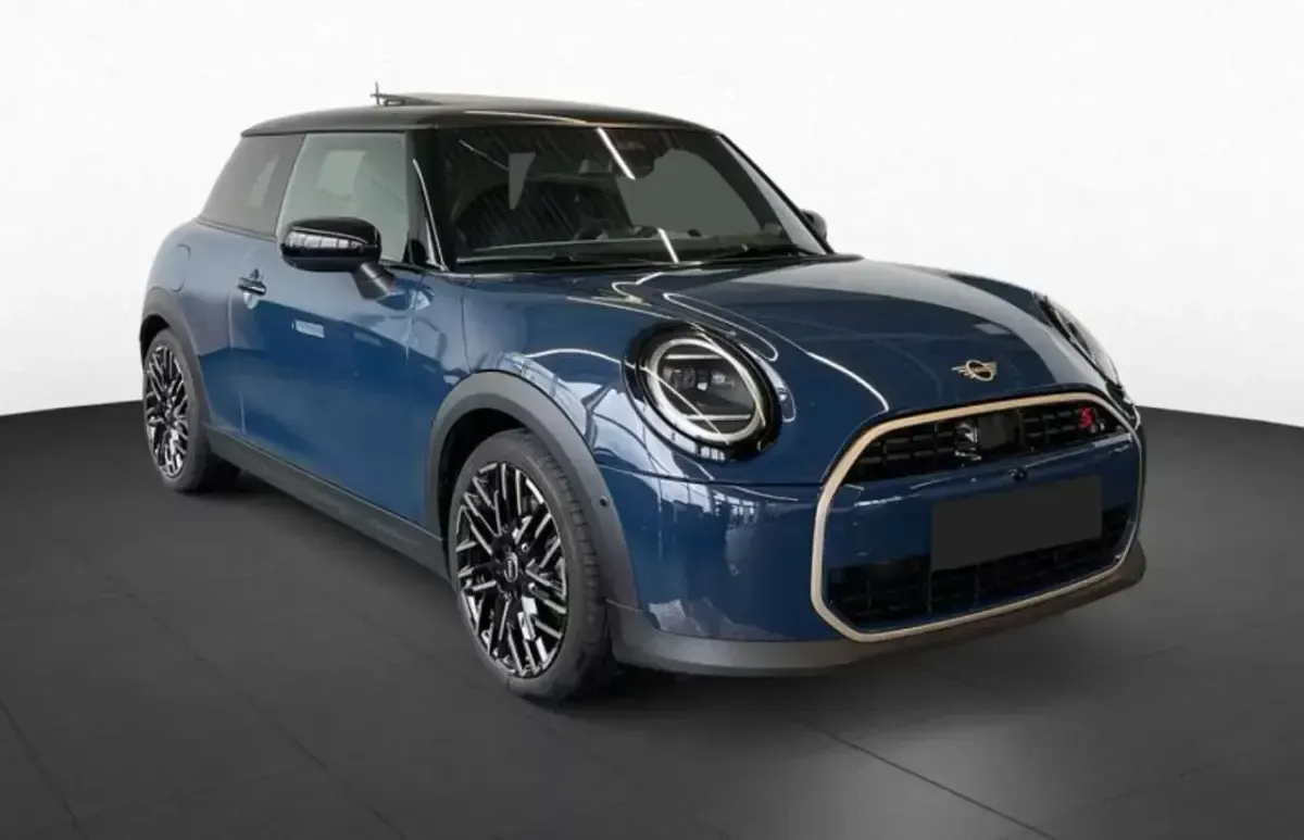 Usata Mini Cooper S Favoured 204 CV (150 kW) 2024 Blu/azzurro Utilitaria