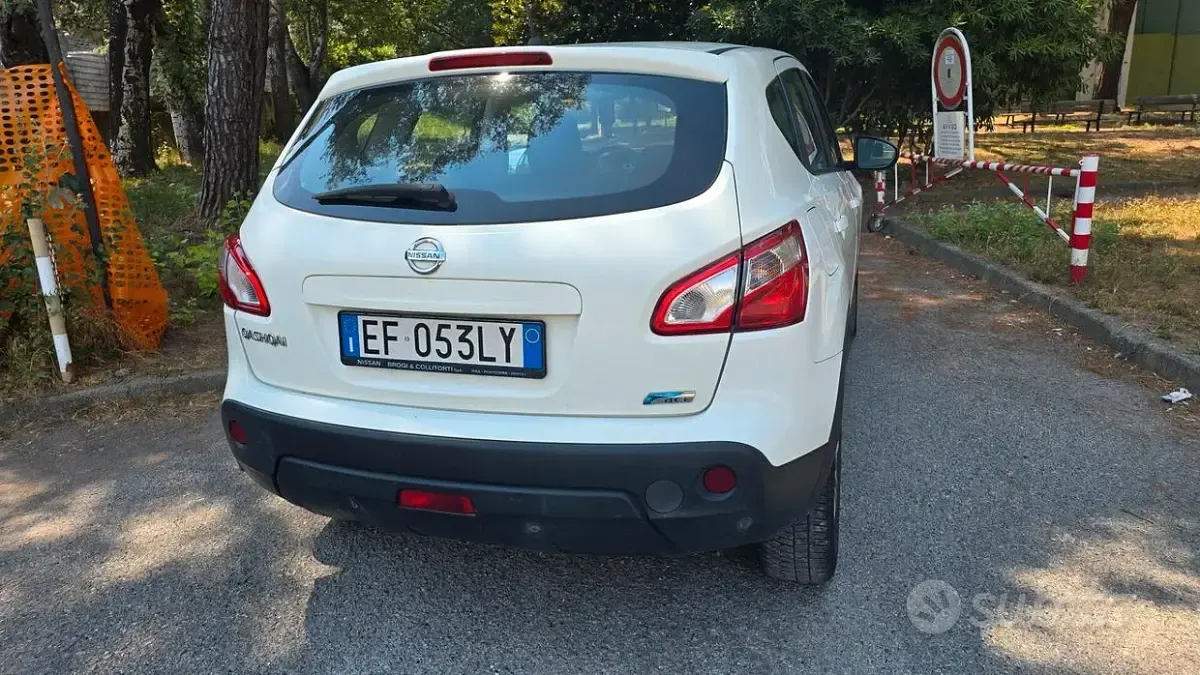 Usata Nissan Qashqai Tekna 106 CV (77 kW) 2010 Bianco SUV