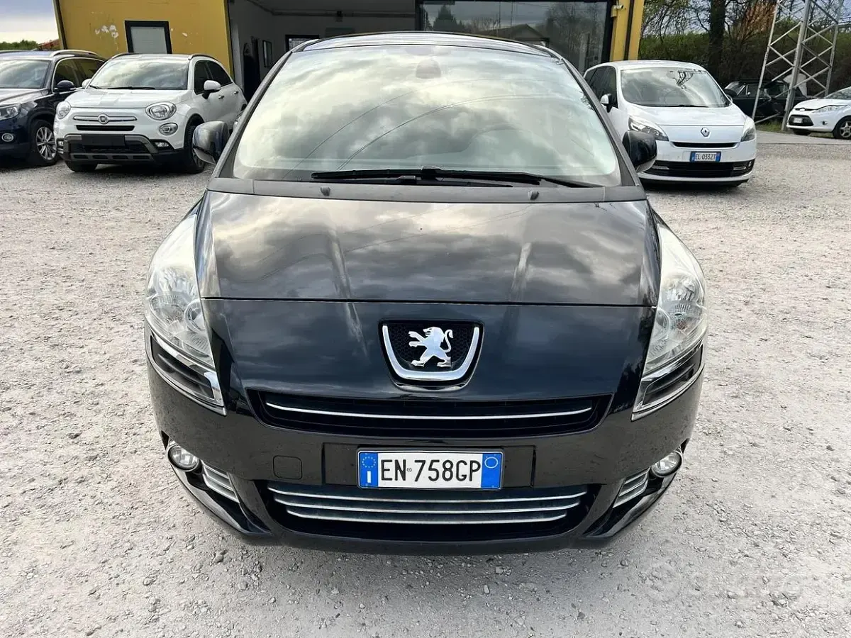 Gebraucht Peugeot 5008 112 PS (82 kW) 2012 Schwarz Van / Kleinbus