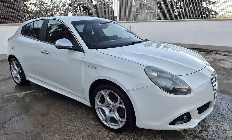Usata Alfa Romeo Giulietta Veloce 140 CV (102 kW) 2011 Bianco Utilitaria