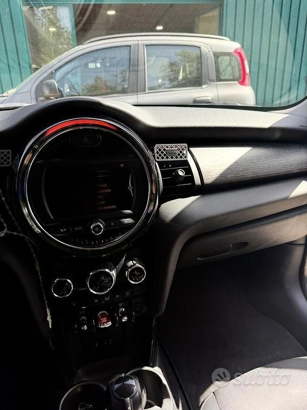 Usata Mini Cooper D 116 CV (85 kW) 2016 Blu Utilitaria
