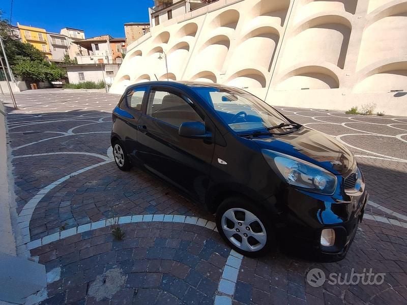 Usata Kia Picanto 69 CV (50 kW) 2012 Nero Utilitaria