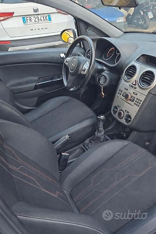 Usata Opel Corsa Cosmo 75 CV (55 kW) 2013 Bianco Utilitaria