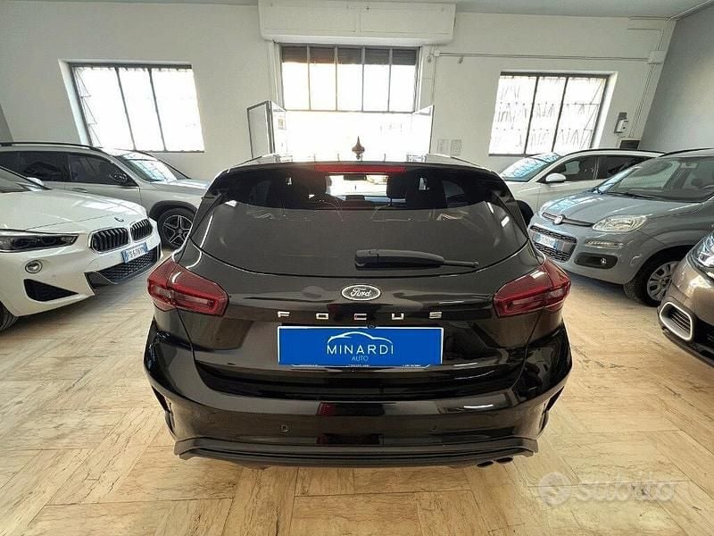 Usata Ford Focus ST-Line X 120 CV (88 kW) 2022 Nero Berlina