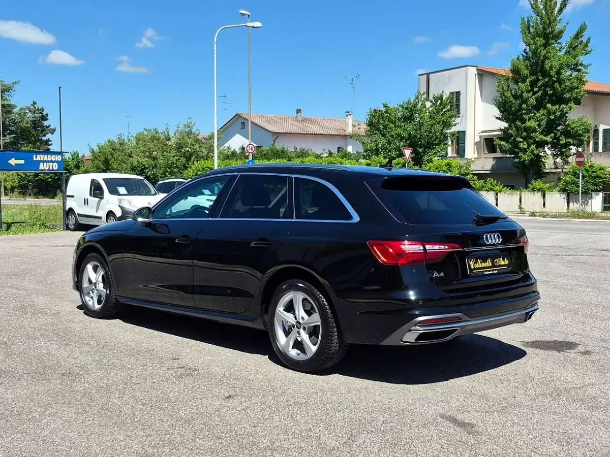 Usata Audi A4 Advanced Plus 163 CV (119 kW) 2021 Brillantschwarz Station wagon