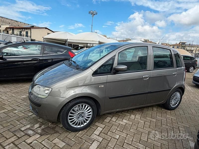 Usata Fiat Idea 70 CV (51 kW) 2007 Marrone Monovolume