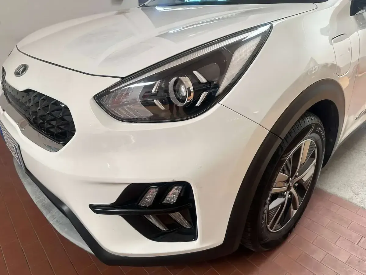 Usata Kia Niro Premium 105 CV (77 kW) 2020 Bianco SUV