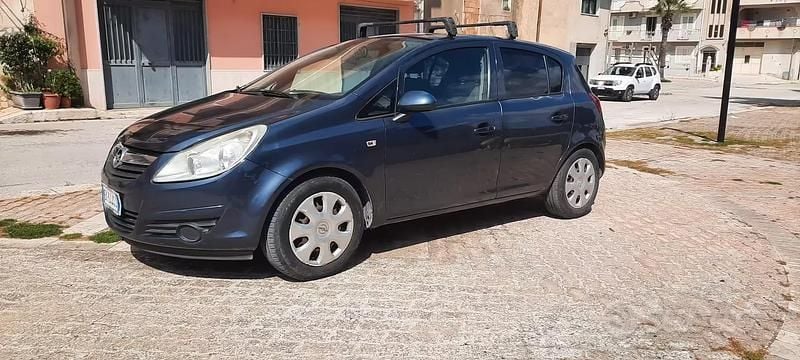 Usata Opel Corsa 2012 Blu Utilitaria
