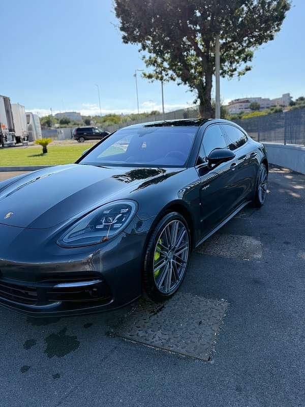 Usata Porsche Panamera Platinum Edition 330 CV (242 kW) 2018 Grigio Berlina