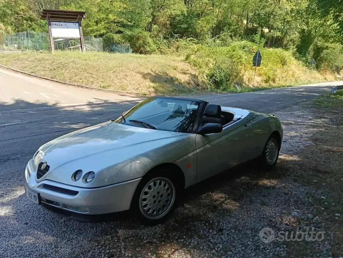 Usata Alfa Romeo Spider 150 CV (110 kW) 1999 Grigio Cabrio