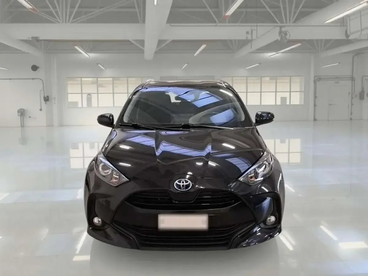 Usata Toyota Yaris Hybrid Business Edition 92 CV (67 kW) 2020 Nero Berlina