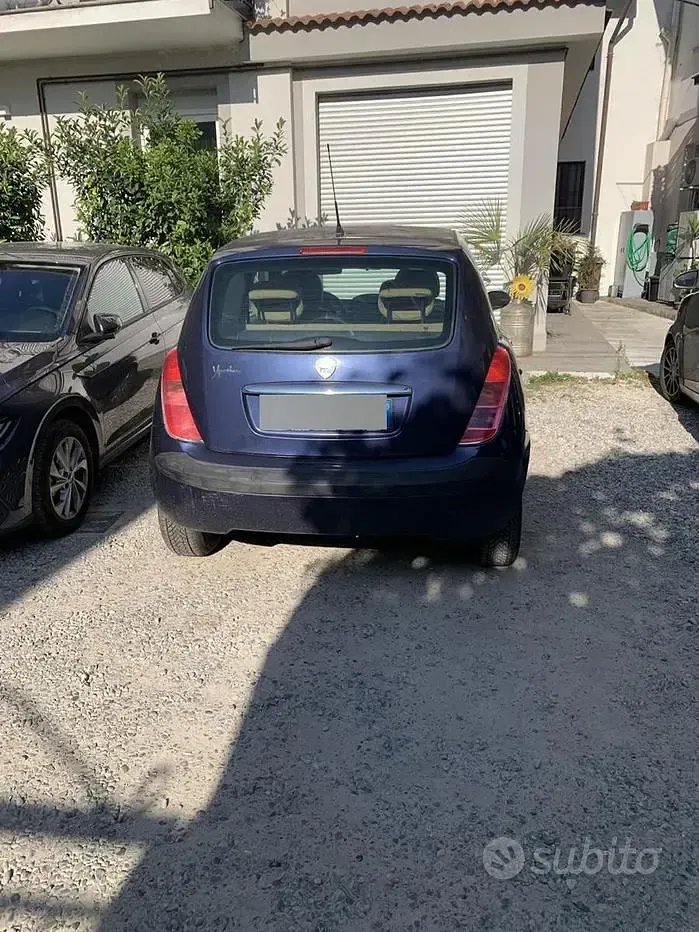 Usata Lancia Ypsilon 60 CV (44 kW) 2004 Bluazzurro Utilitaria