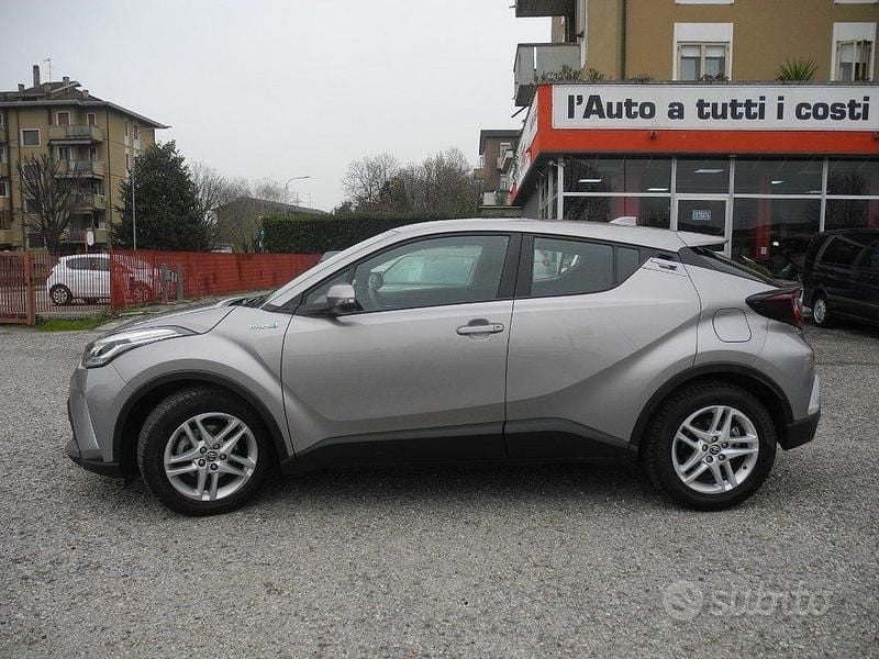 Usata Toyota C-HR Business Edition 98 CV (72 kW) 2021 Grigio SUV