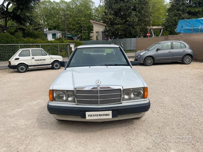 Usato 1991 Mercedes 190 1.8 Benzin 109 CV (3.700 €)