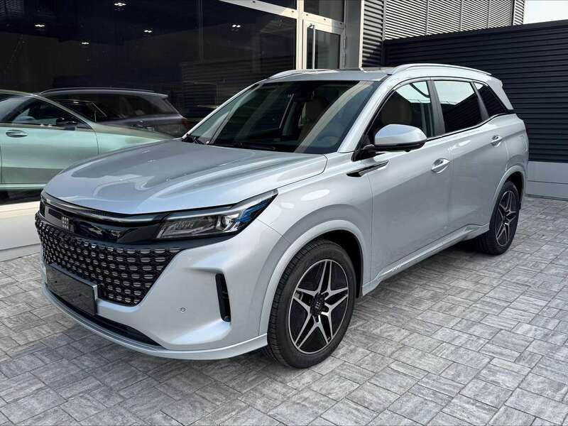 Nuova DFSK E5 184 CV (135 kW) 2025 Argento SUV