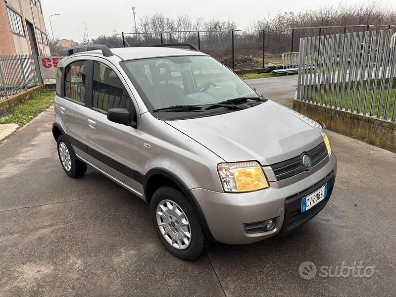 Usata Fiat Panda 4x4 Climbing 60 CV (44 kW) 2006 Grigio Utilitaria