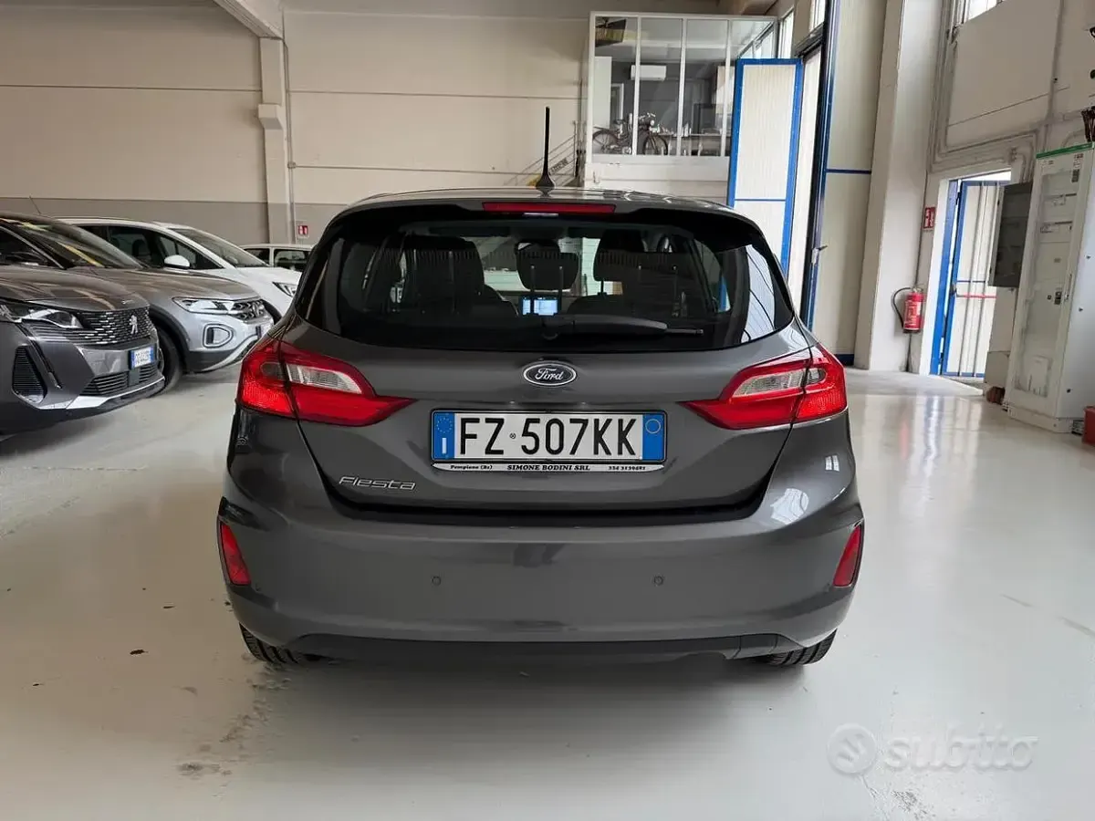 Usata Ford Fiesta Titanium 75 CV (55 kW) 2019 Grigio Utilitaria
