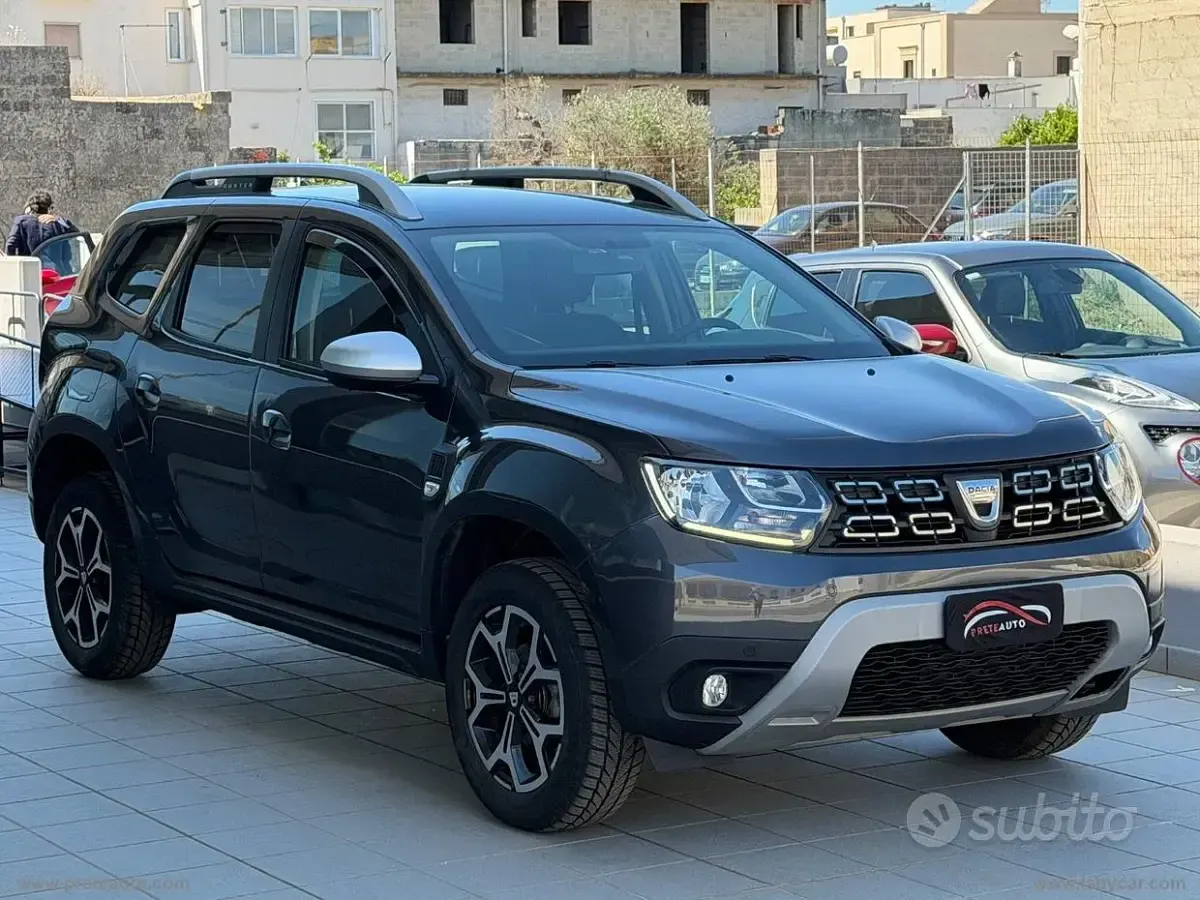 Usata Dacia Duster Prestige 101 CV (74 kW) 2021 Grigio SUV